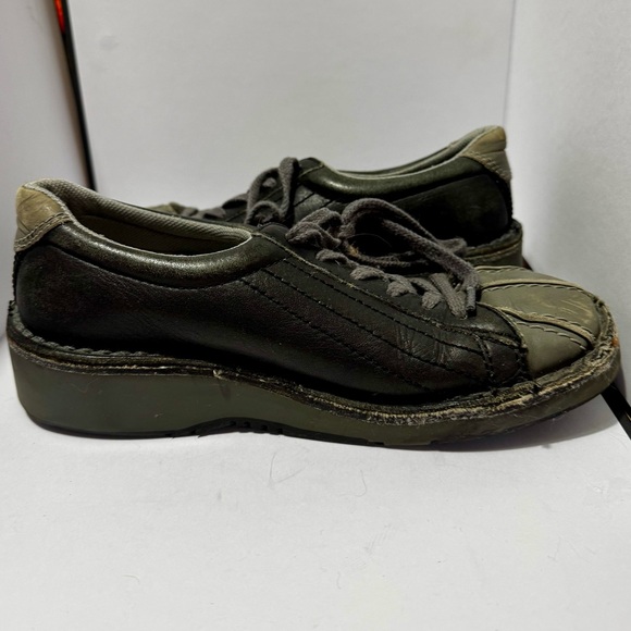 Fly London Bowling-style Shoes - Picture 3 of 7